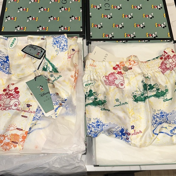 Gucci x Disney Mickey and Minnie Silk Set - Picture 1 of 4